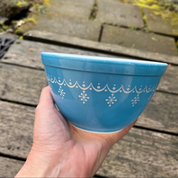 Pyrex Vintage 70’s Snowflake Blue Garland 1 1/2 Pint Bowl #401 - Picture 4 of 17